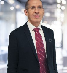 Dr. Alexander Hüttinger